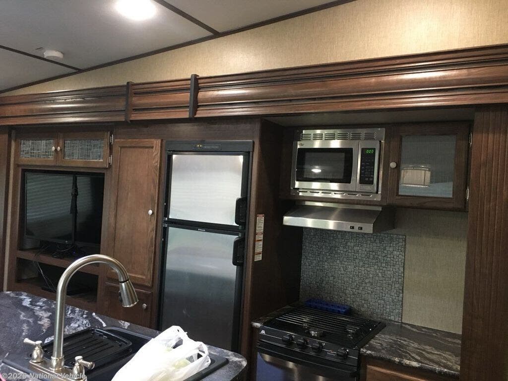 2016 Sprinter 347FWLFT by Keystone from National Vehicle in Schnecksville, Pennsylvania