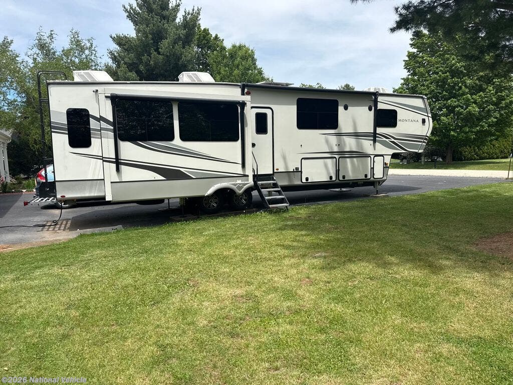 2023 Keystone Montana 3857BR - Used Fifth Wheel For Sale by National Vehicle in Spring Grove, Illinois
