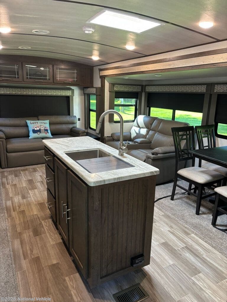 Used 2019 Forest River Salem Hemisphere GLX 273RL available in Chagrin Falls, Ohio