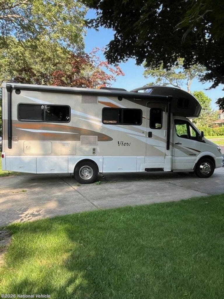2016 View 24J by Winnebago from National Vehicle in Farmingville, New York