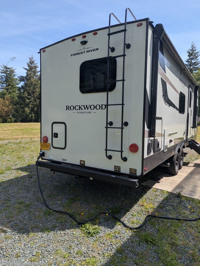2026 Forest River Rockwood Signature 8263MBR - Used Travel Trailer For Sale by National Vehicle in Bandon, Oregon
