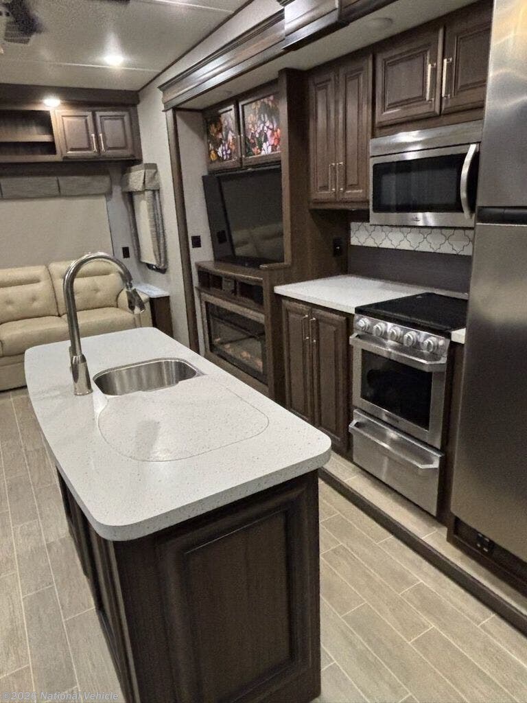 Used 2019 Keystone Avalanche 320RS available in Livingston, Texas