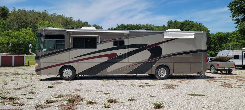 2003 Four Winds Mandalay Coach 38B - Used Class A For Sale by National Vehicle in Nashville, Indiana