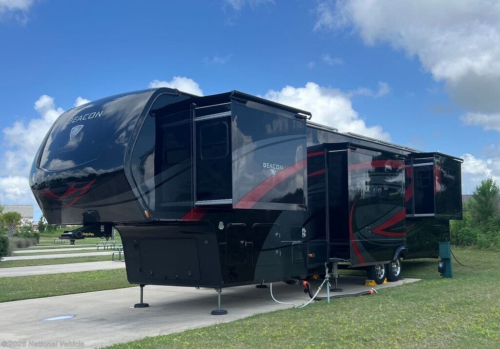 2022 Vanleigh Beacon 42RDB - Used Fifth Wheel For Sale by National Vehicle in Elberta, Alabama