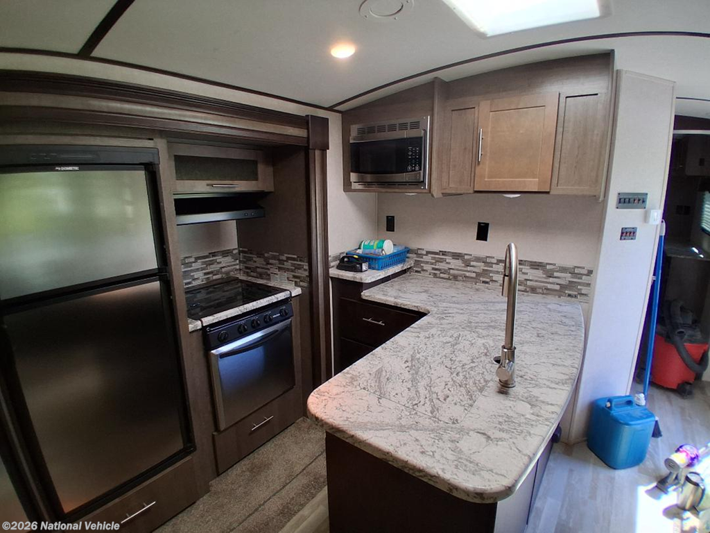 2018 Surveyor 32KRETS by Forest River from National Vehicle in Falmouth, Michigan