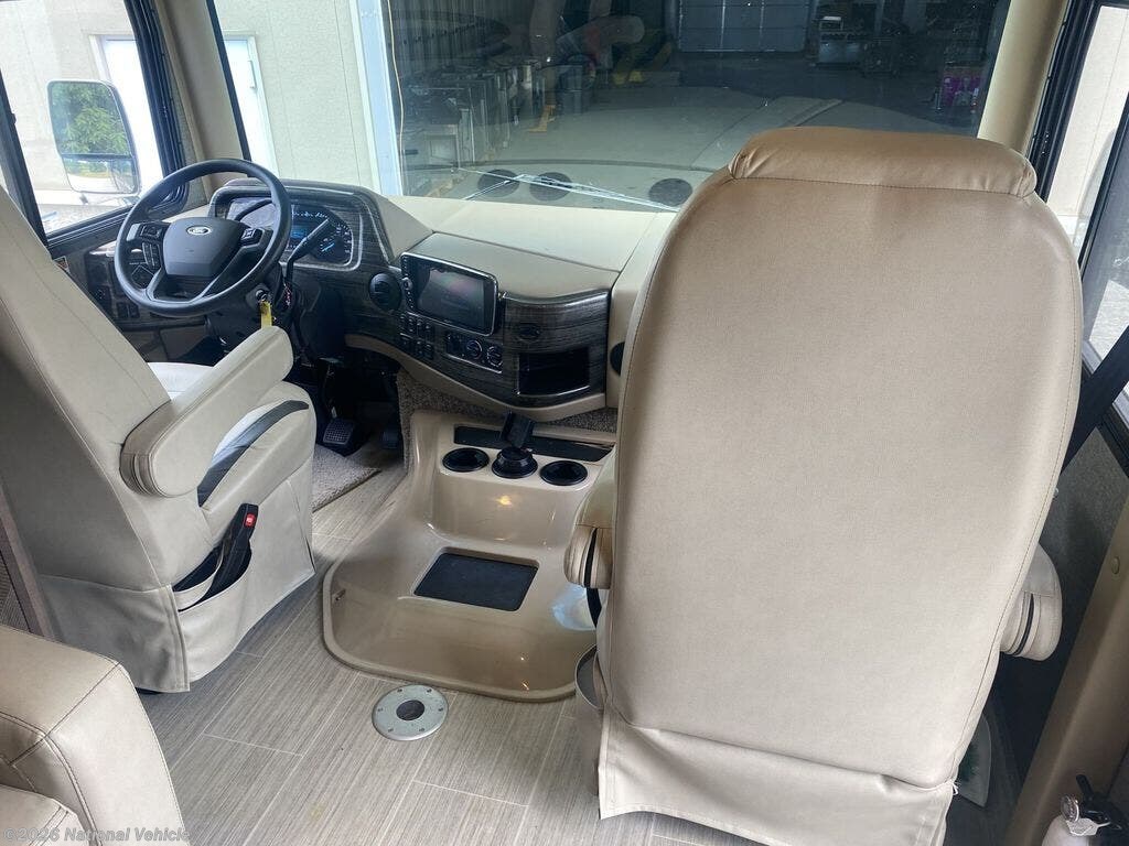2022 Challenger 35MQ by Thor Motor Coach from National Vehicle in Slinger, Wisconsin