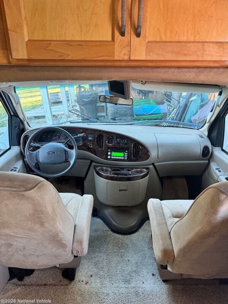 Used 2006 Itasca Cambria 26A available in Monteagle, Tennessee