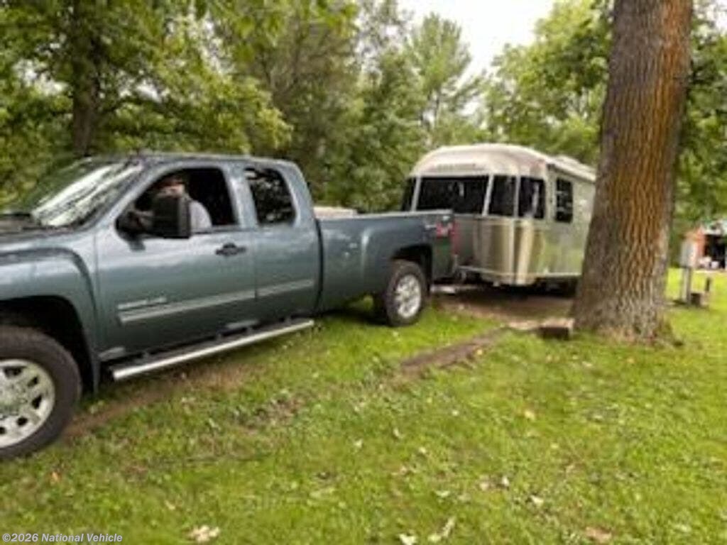 2009 Airstream International Signature 25SS - Used Class B For Sale by National Vehicle in Portage, Wisconsin
