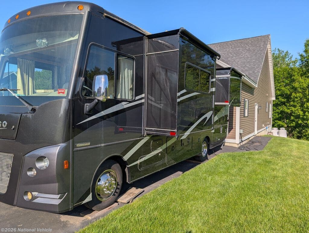 2017 Winnebago Vista LX 27N - Used Class A For Sale by National Vehicle in Augusta, Maine