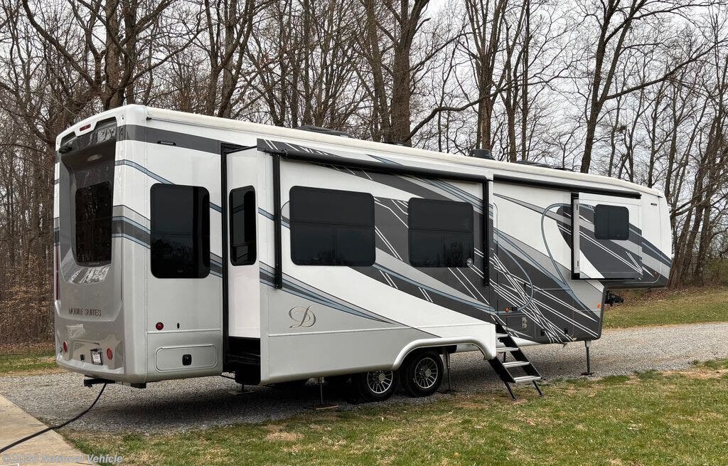 2025 DRV Mobile Suites 36RSSB3 - Used Fifth Wheel For Sale by National Vehicle in Chuckey, Tennessee