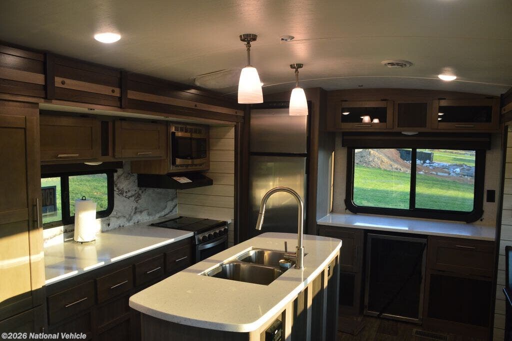 Used 2022 CrossRoads Sunset Trail Super Lite 285CK available in Glasgow, Kentucky
