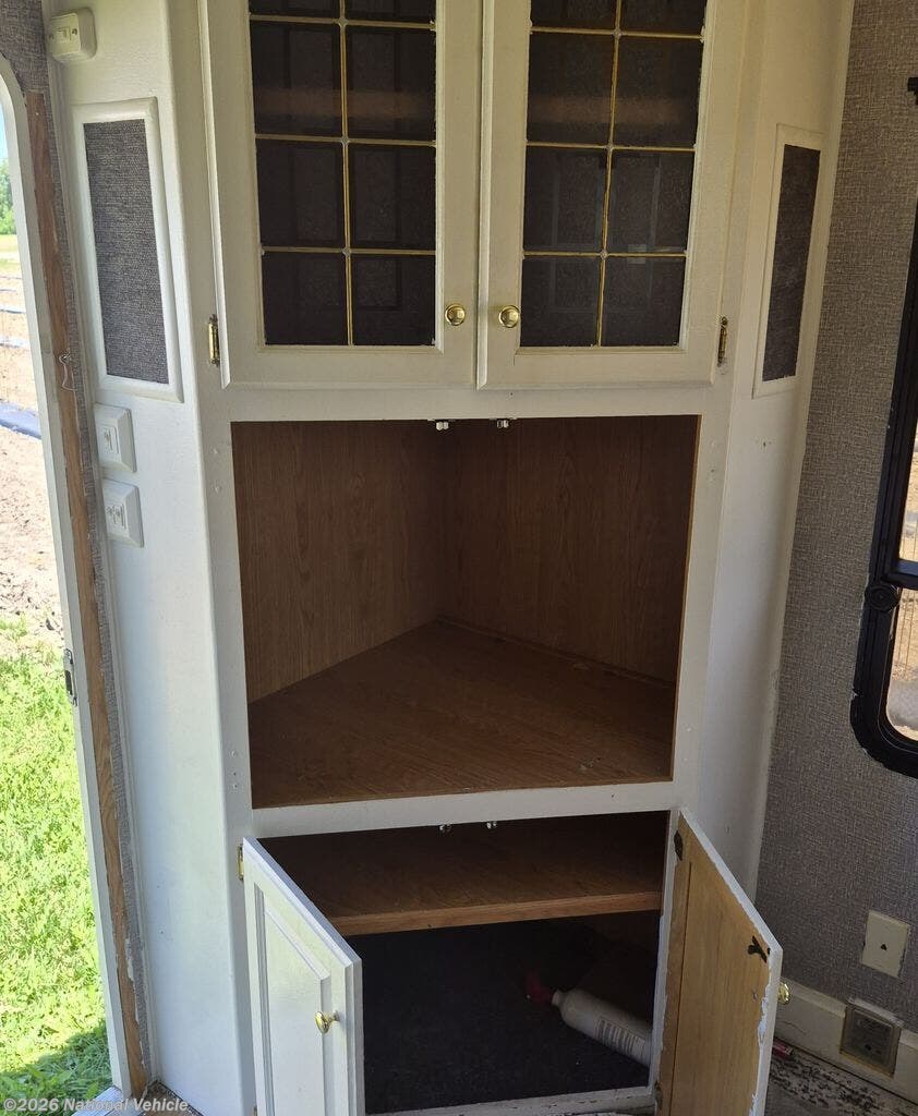 Used 2002 Glendale RV Titanium 28E33 available in Flint, Michigan