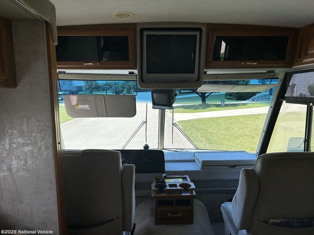 1999 Suncruiser 35C by Itasca from National Vehicle in Zeeland, Michigan