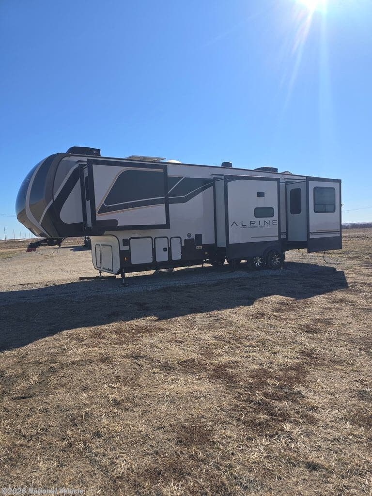 2024 Keystone Avalanche 338GK - Used Fifth Wheel For Sale by National Vehicle in Macedonia, Iowa