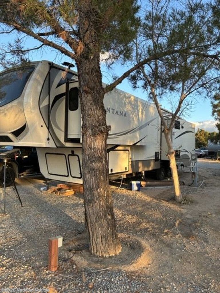 2018 Keystone Montana 3810MS - Used Fifth Wheel For Sale by National Vehicle in Apple Valley, California