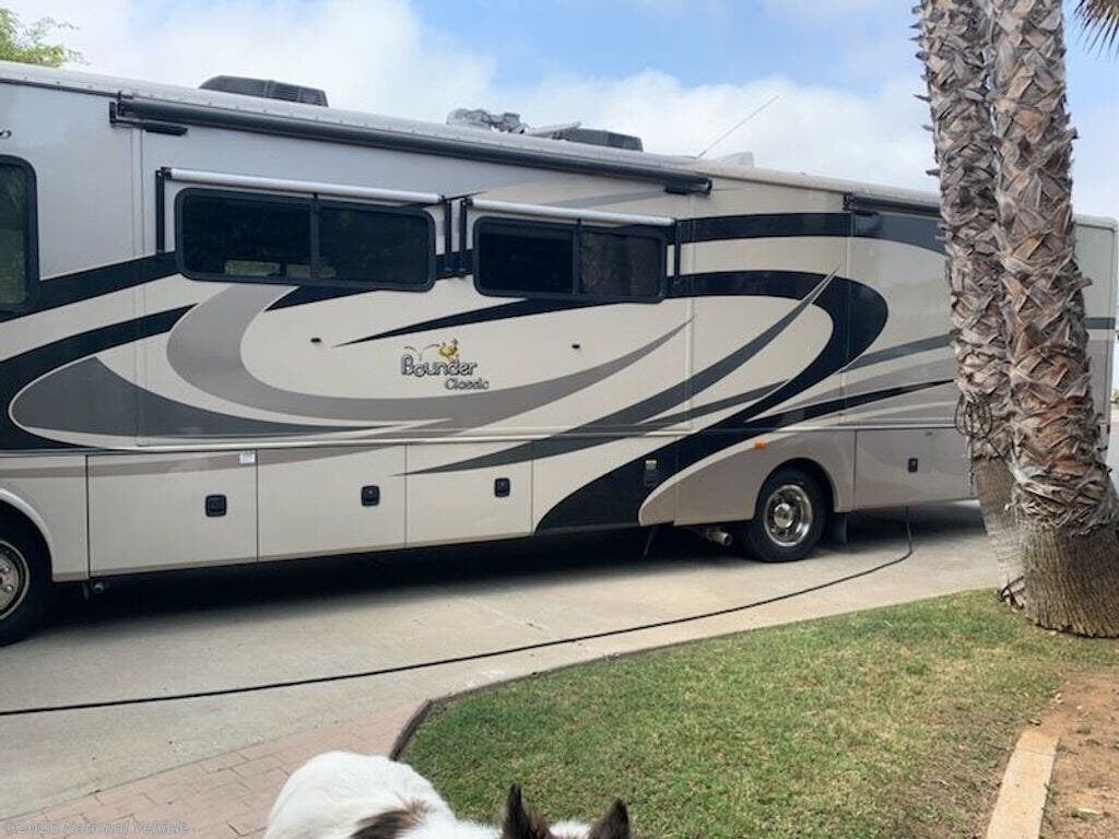 2011 Fleetwood Bounder Classic 36R - Used Class A For Sale by National Vehicle in Vista, California