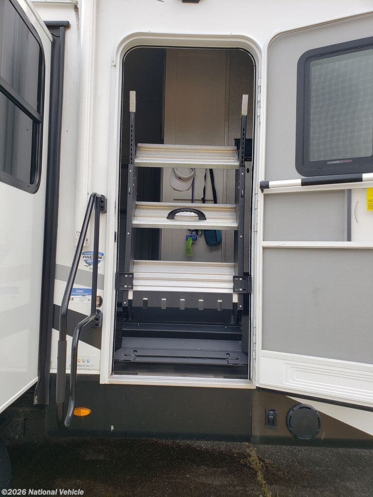 Used 2023 Jayco Eagle 30.5RSOK available in Mill City, Oregon