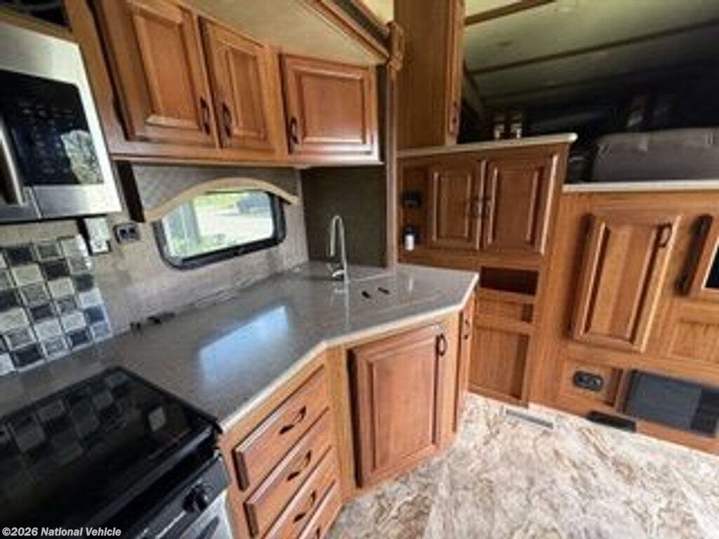 2016 Solstice 376FL5 by Starcraft from National Vehicle in Gallatin Gateway, Montana