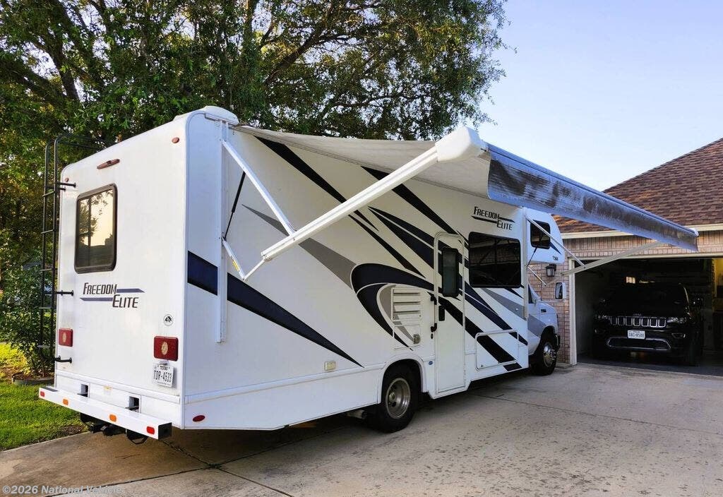 2021 Thor Motor Coach Freedom Elite 26HE - Used Class C For Sale by National Vehicle in New Braunfels, Texas