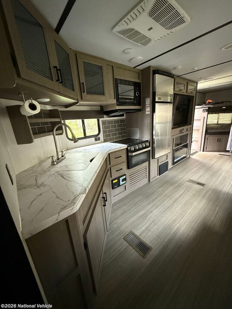 2021 Hideout 29DFS by Keystone from National Vehicle in Hopewell Junction, New York