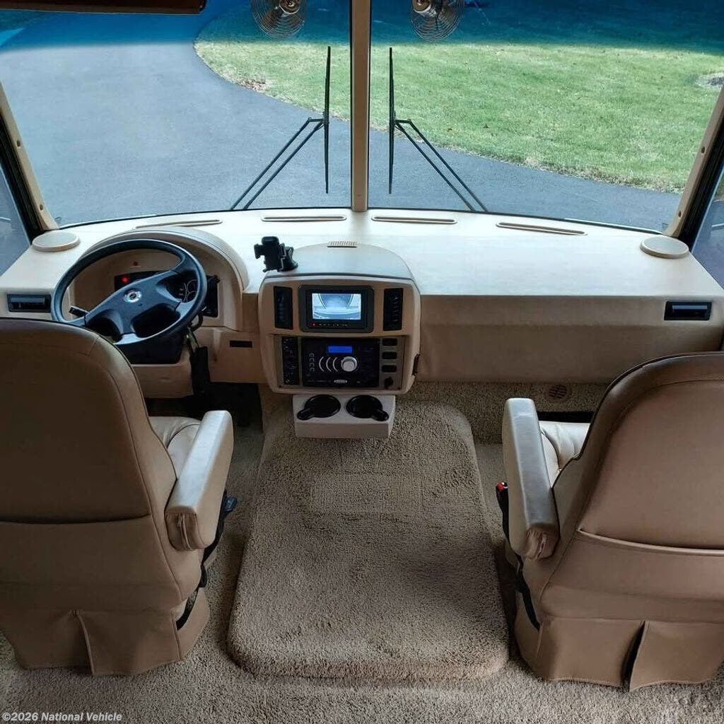 2008 Sightseer 34M by Winnebago from National Vehicle in Thurmont, Maryland