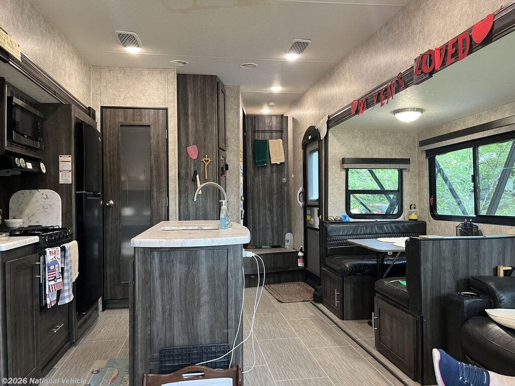 Used 2019 Highland Ridge Mesa Ridge Lite 2910RL available in North Mankato, Minnesota