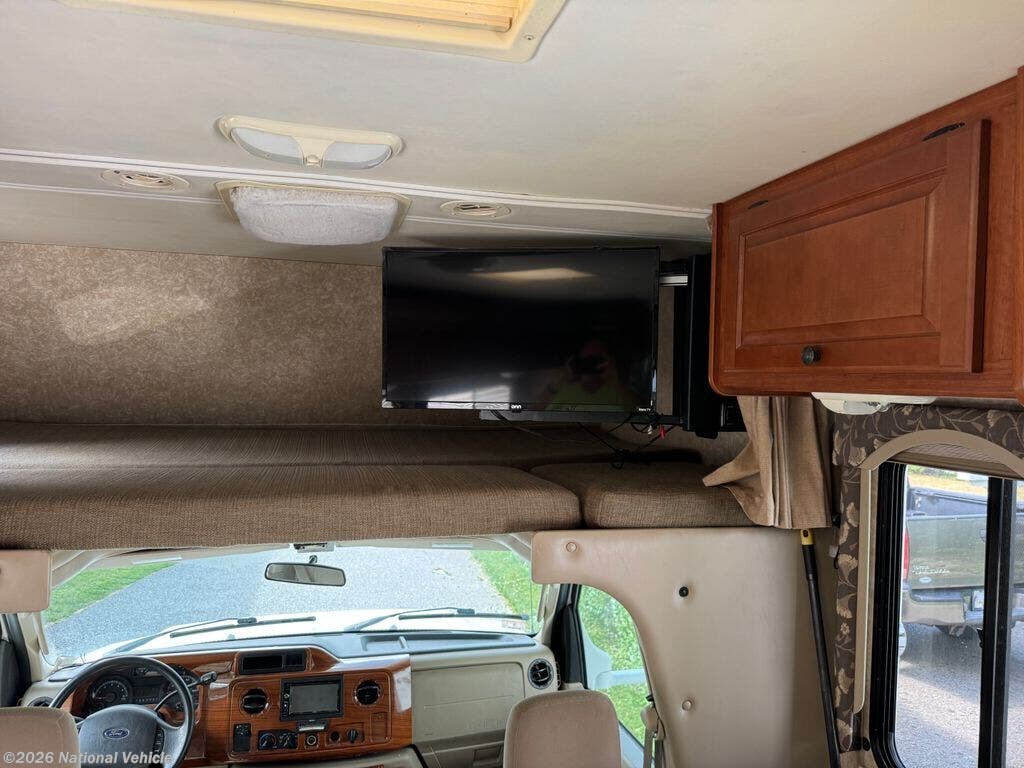 Used 2011 Four Winds Freedom Elite 31R available in Dedham, Massachusetts