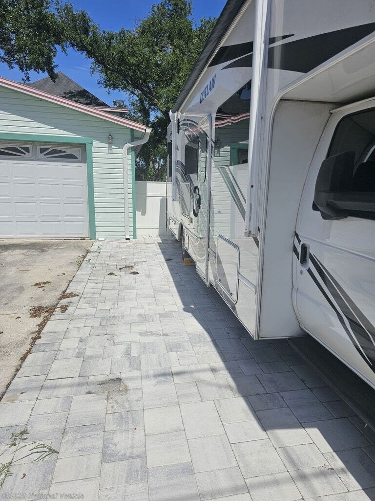 2022 Thor Motor Coach Outlaw 29J - Used Toy Hauler For Sale by National Vehicle in Gulfport, Florida
