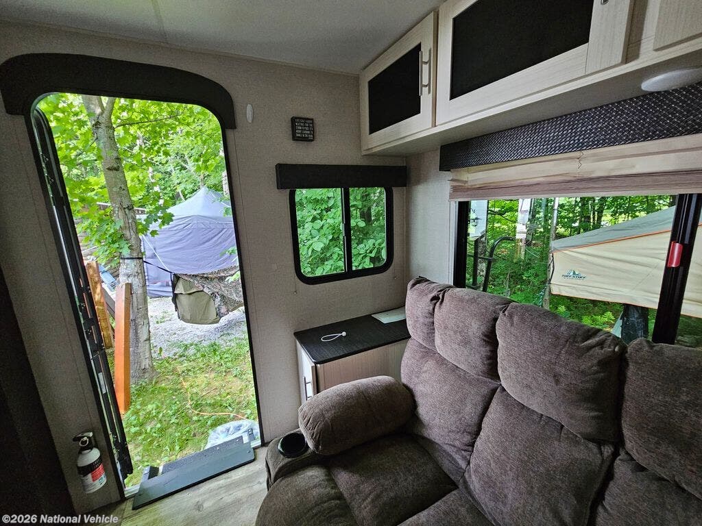 2020 Venture Stratus Series 261VRL by K-Z from National Vehicle in Wilton, Maine