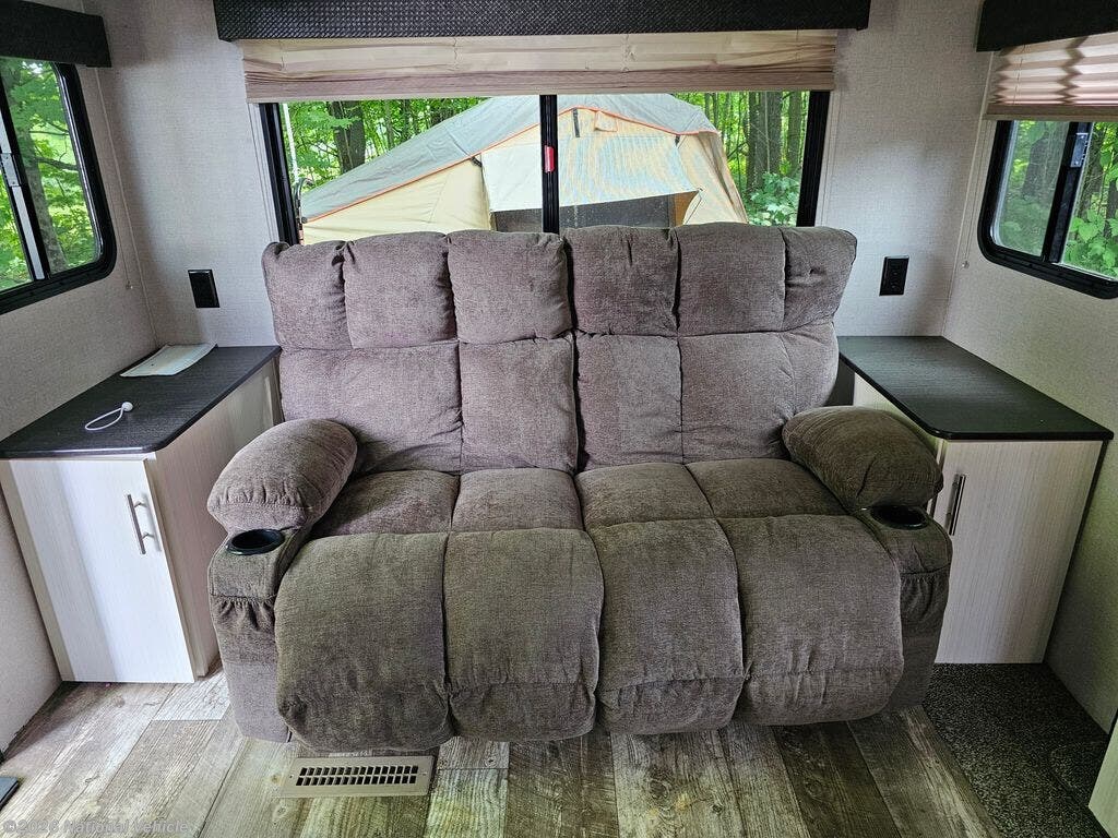 Used 2020 K-Z Venture Stratus Series 261VRL available in Wilton, Maine