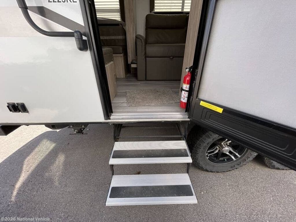 2023 Winnebago Micro Minnie 2225RL - Used Travel Trailer For Sale by National Vehicle in Wellington, Missouri