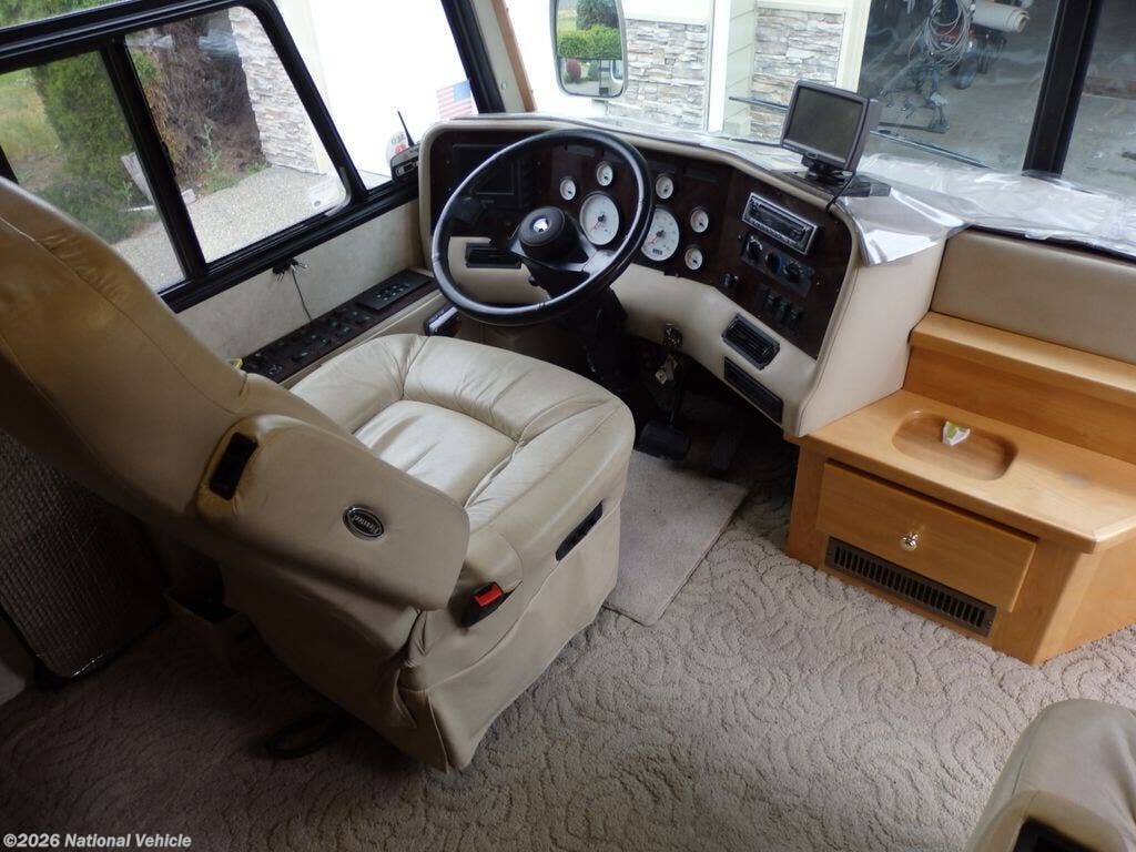 2003 Monterey Seacliff by Beaver from National Vehicle in Graham, Washington
