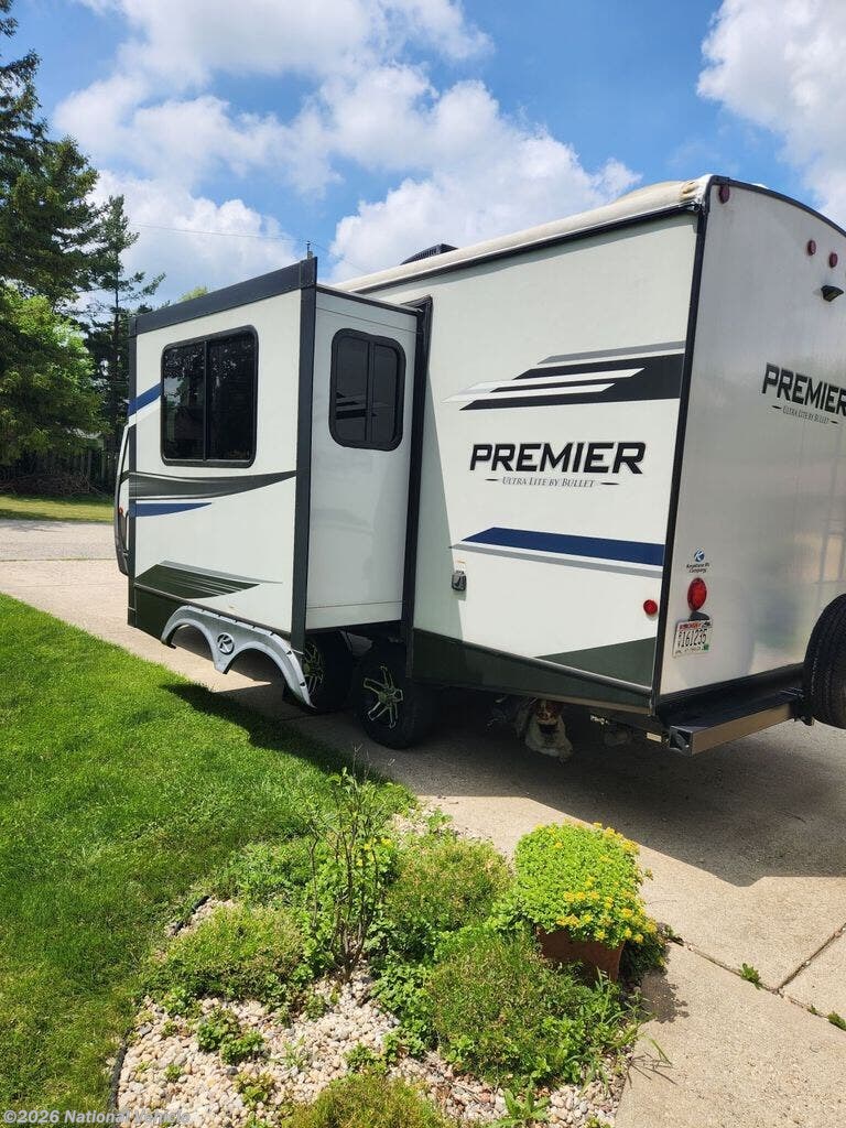 2021 Keystone Bullet Premier Ultra 19FB - Used Travel Trailer For Sale by National Vehicle in Salem Lakes, Wisconsin