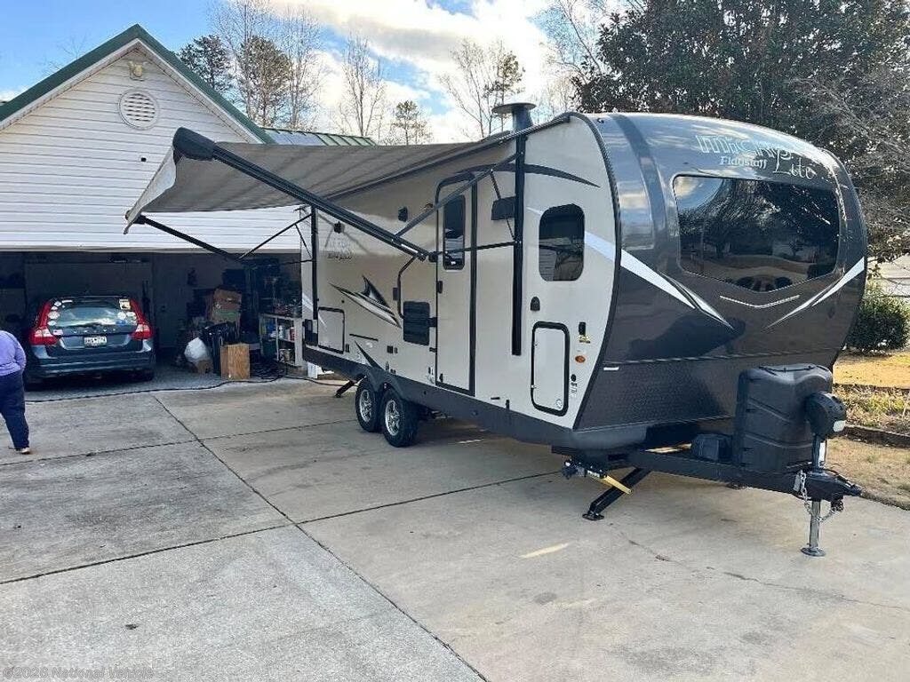 2021 Forest River Flagstaff Micro Lite 25FKS - Used Travel Trailer For Sale by National Vehicle in Piedmont, South Carolina