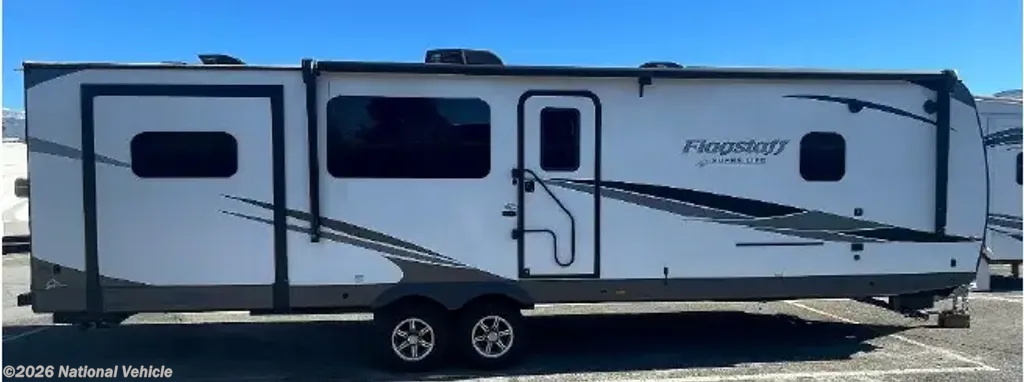 2024 Forest River Flagstaff Super Lite 29RLSS - Used Travel Trailer For Sale by National Vehicle in West Covina, California