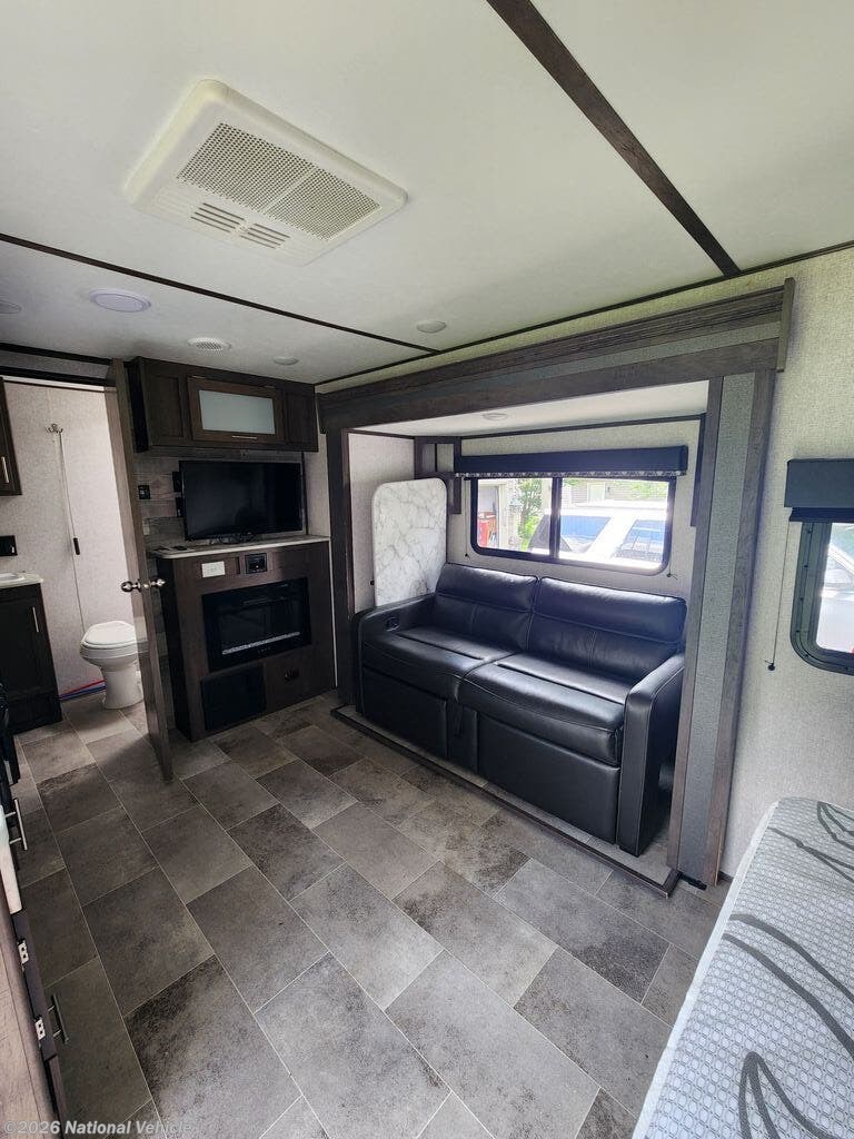 2021 Coleman Light 1805RB by Dutch Park from National Vehicle in Hugo, Minnesota