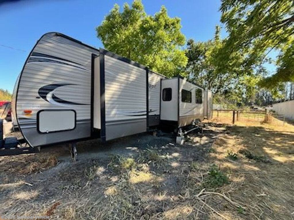 2015 Hideout Luxury 38FQTS by Keystone from National Vehicle in Penngrove, California