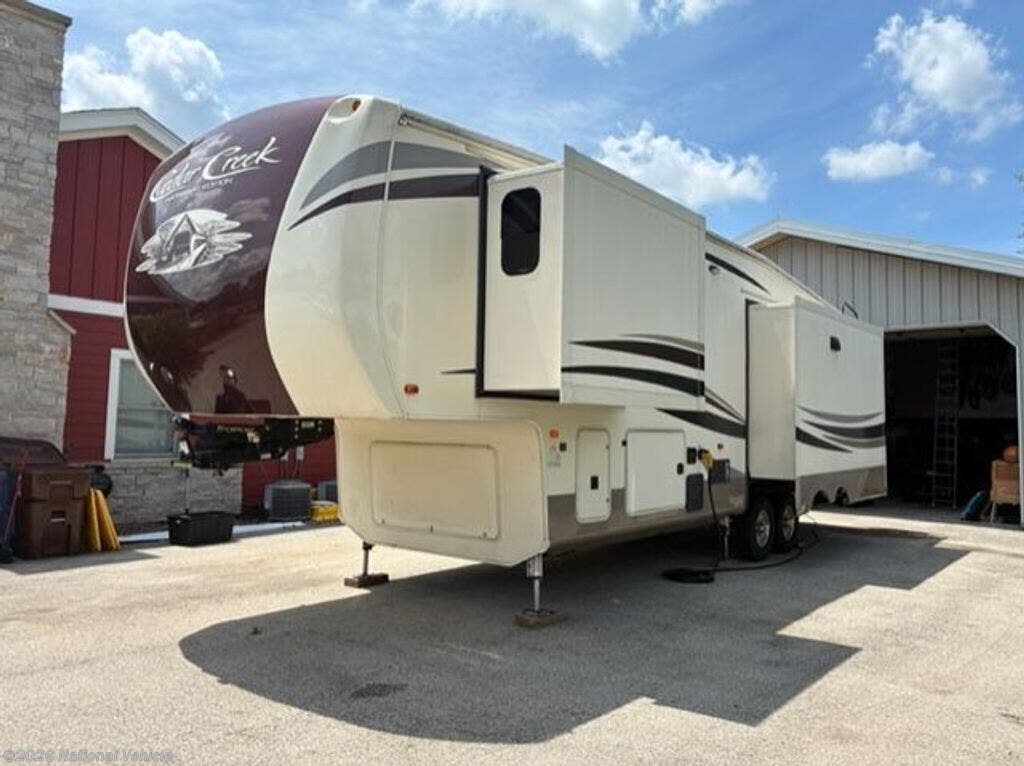 2018 Forest River Cedar Creek Hathaway 34RL2 - Used Fifth Wheel For Sale by National Vehicle in Frankford, Illinois