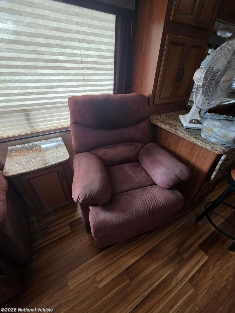 Used 2014 Gulf Stream Innsbruck 29SBW available in North Sioux City, South Dakota