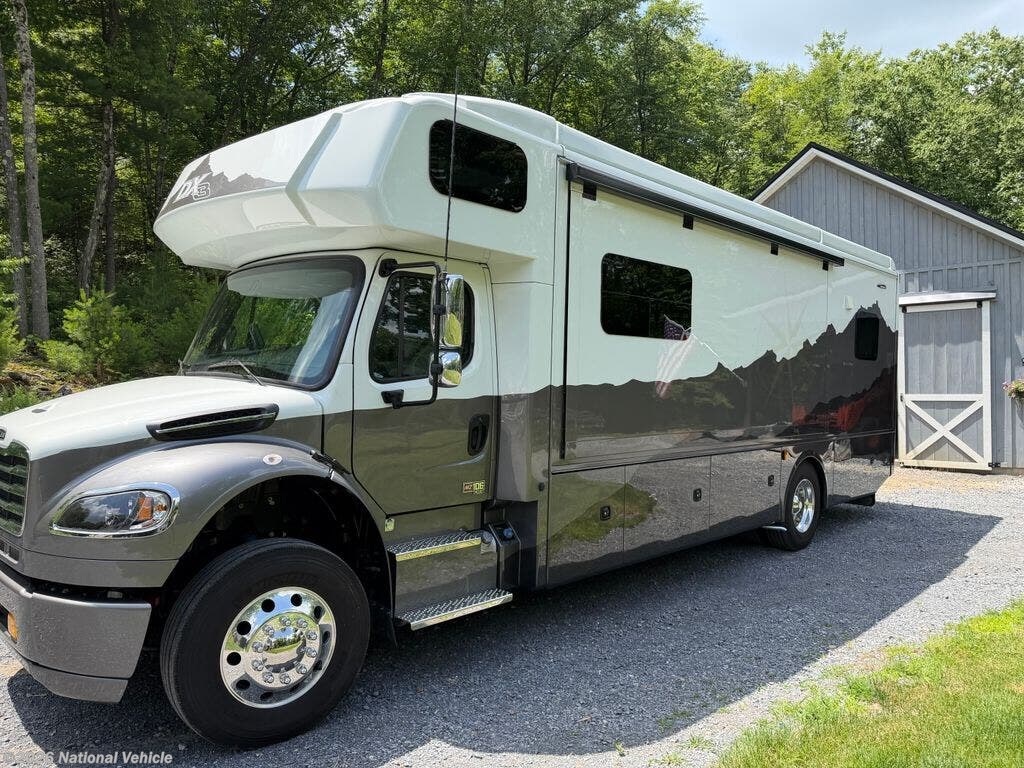 2024 Dynamax Corp DX3 32KD - Used Class C For Sale by National Vehicle in Loganton, Pennsylvania