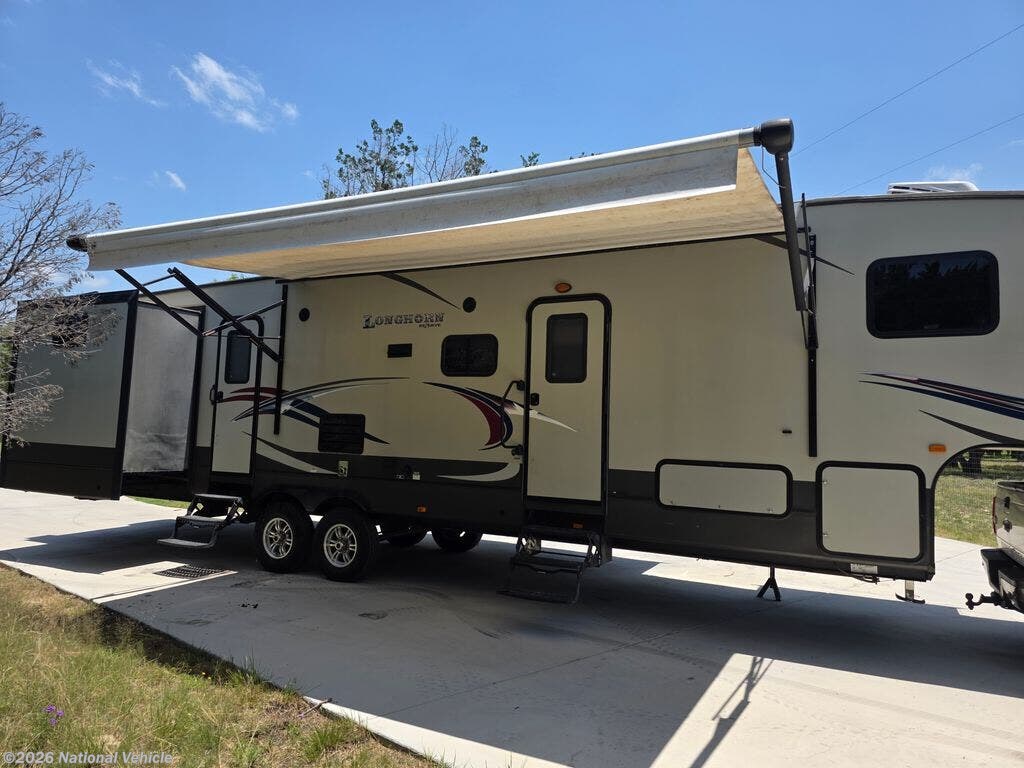 Used 2016 CrossRoads Longhorn Rezerve 36DB available in Kerrville, Texas