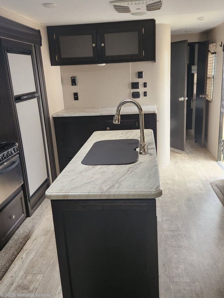 Used 2018 Venture Sporttrek 290VIK available in Shakopee, Minnesota