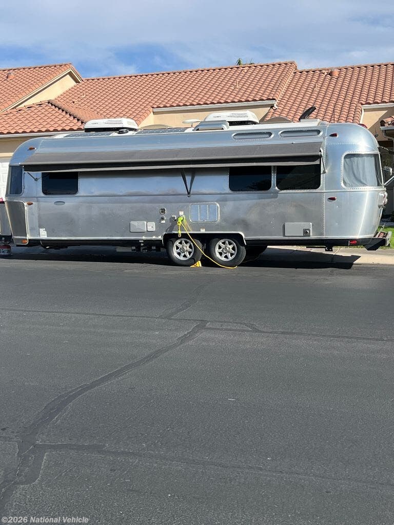 2019 Airstream Flying Cloud 27FB Queen - Used Travel Trailer For Sale by National Vehicle in Mesquite, Nevada
