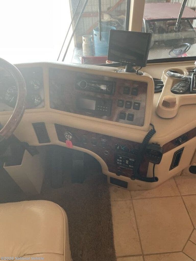 2003 Country Coach Magna Resort - Used Class A For Sale by National Vehicle in Athens, Illinois