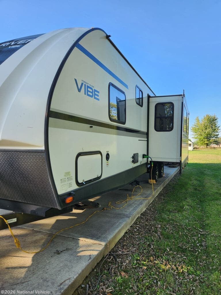 2021 Forest River Vibe 28BH - Used Travel Trailer For Sale by National Vehicle in Greenfield, Indiana