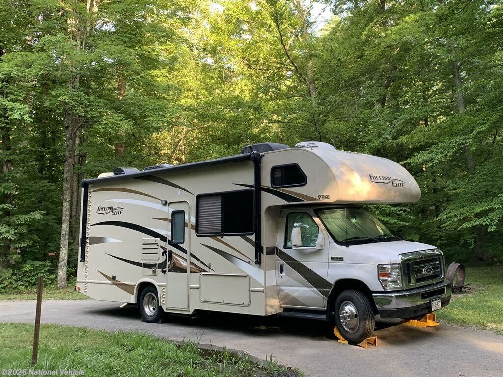 2017 Thor Motor Coach Freedom Elite 26HE - Used Class C For Sale by National Vehicle in Colorado Springs, Colorado