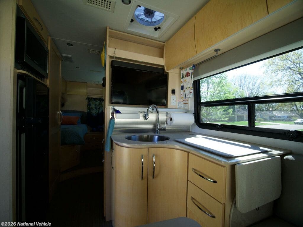 Used 2022 Leisure Travel Unity U24TB available in Roseville, Minnesota