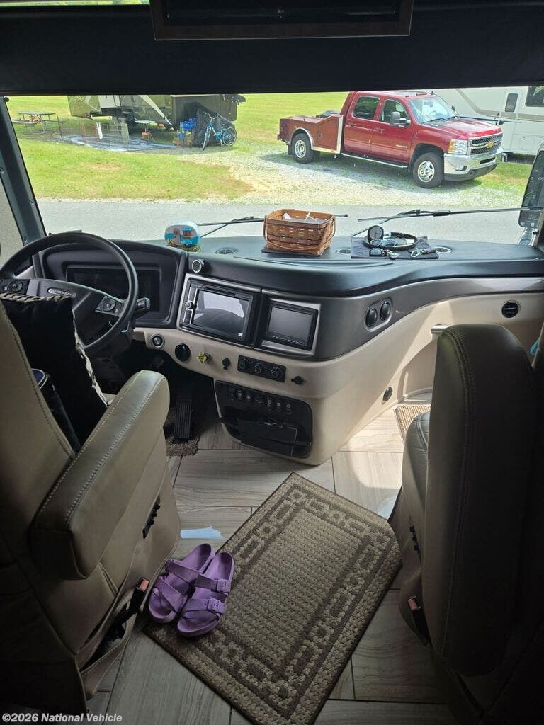 2020 Discovery 38W by Fleetwood from National Vehicle in Duncannon, Pennsylvania