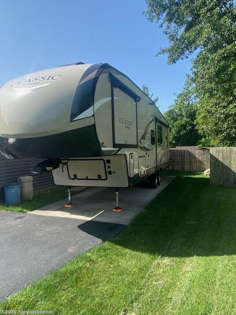 2019 Forest River Flagstaff Classic 8529RKBS - Used Fifth Wheel For Sale by National Vehicle in Pataskala, Ohio
