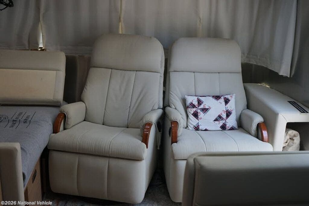 2020 Flying Cloud 28RB Twin by Airstream from National Vehicle in Pittsburgh, Pennsylvania